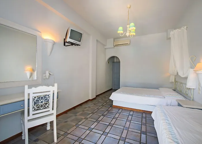 Atlantis Hotel Perissa (Santorini)